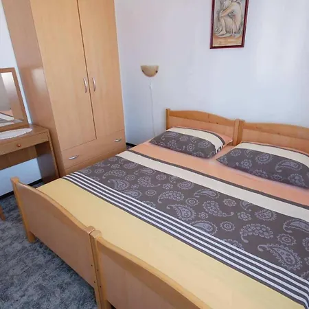 With A Parking Space Njivice, Krk - 21859 Апартаменты