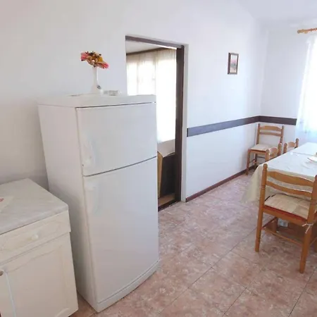 With Parking Space Njivice, Krk - 21859 דירה נייביצה
