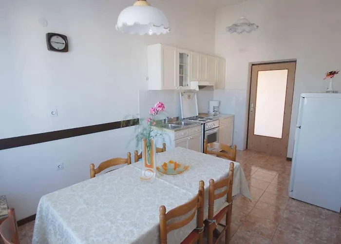Apartmán With Parking Space Njivice, Krk - 21859 Njivice